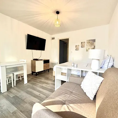 Apartment 30m2 Vue Terrasse A 1min Des Plages