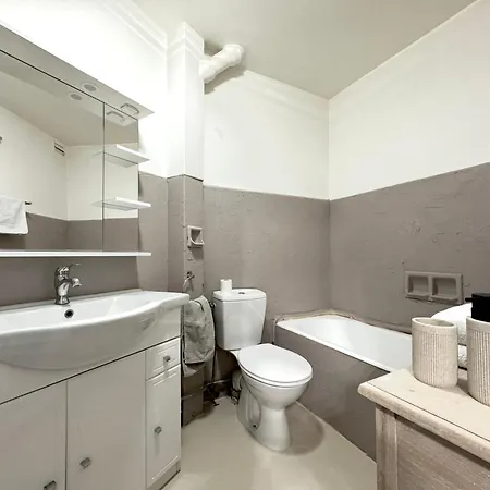 30m2 Vue Terrasse A 1min Des Plages Apartment *